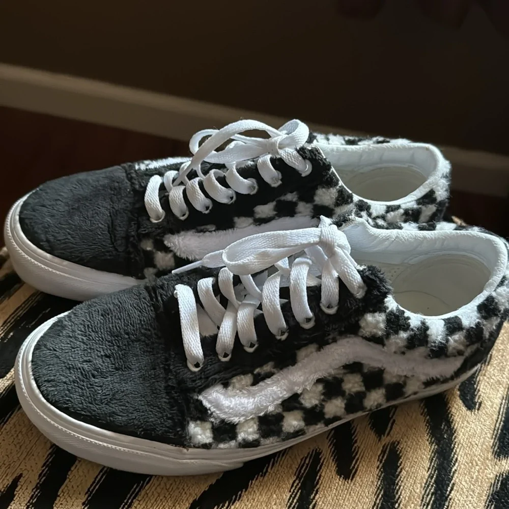 Vans ! Soft & Fluffy - Picture 3 of 9